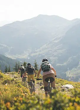 e-mountainbike-in-saalbach-hinterglemm-c-saalbach_com--moritz-ablinger_2.270x370.jpg